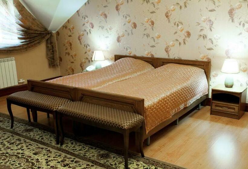 سوییت جونیور, Miss Mari