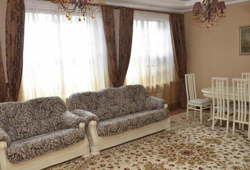 آپارتمان 1 خوابه, Miss Mari