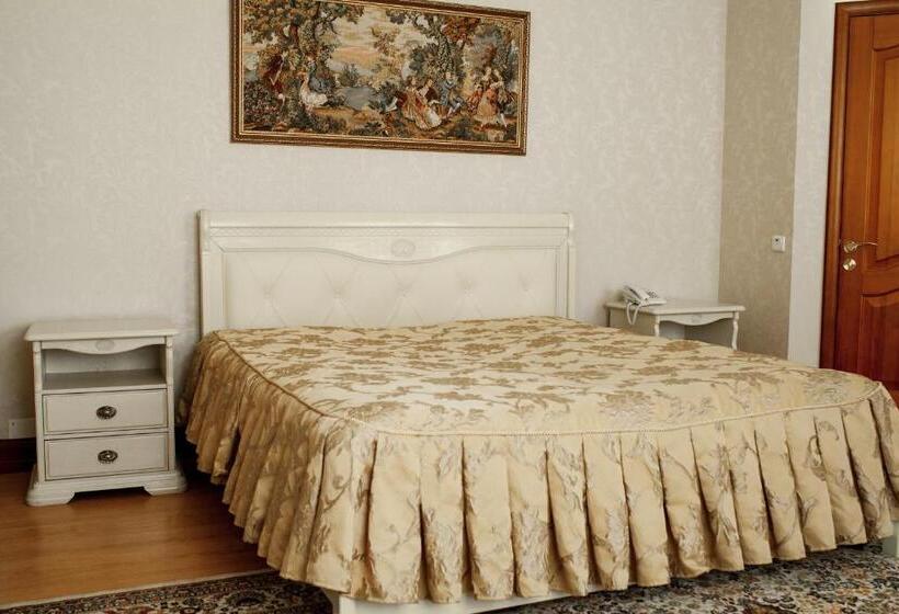 آپارتمان 1 خوابه, Miss Mari