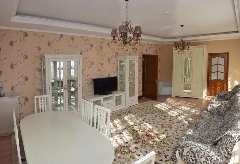 سوییت, Miss Mari