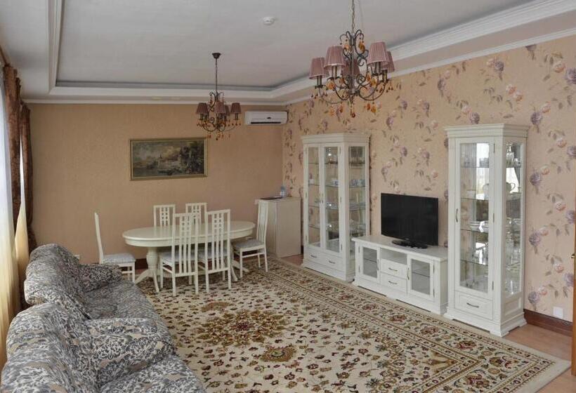 سوییت, Miss Mari