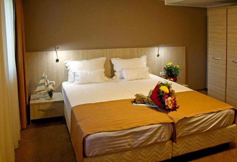 غرفة كومفورت, Nemo