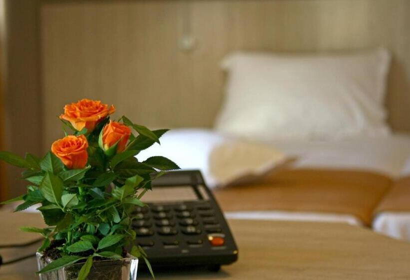 غرفة كومفورت, Nemo