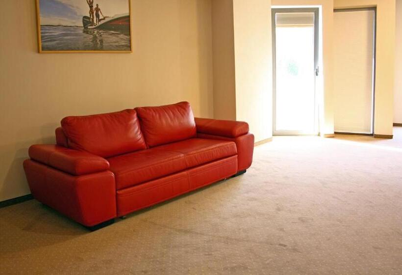 شقة غرفة نوم واحدة مزودة بشُرفة, Nemo