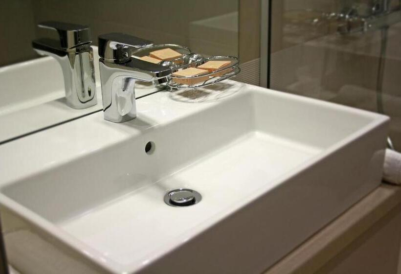 غرفة كومفورت, Nemo