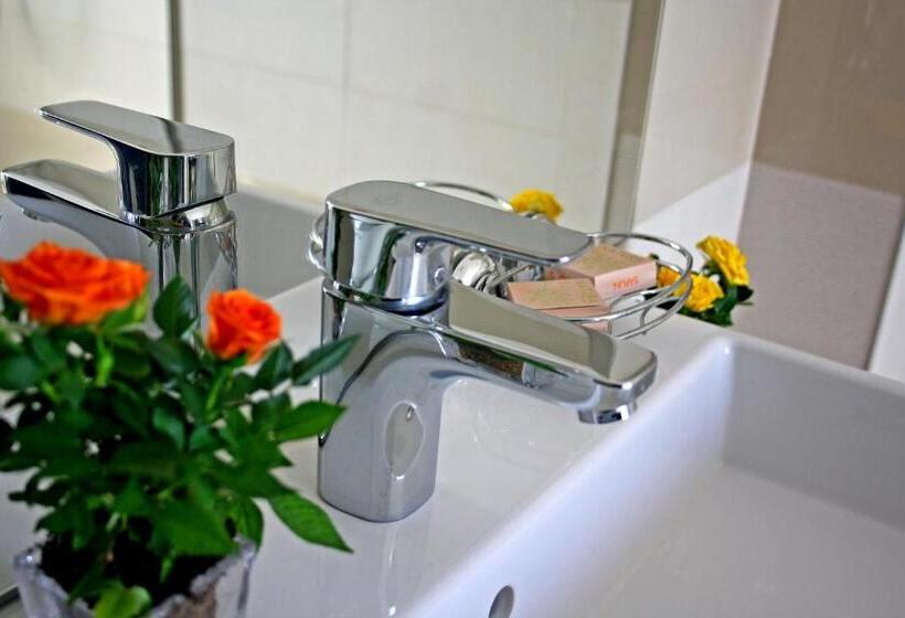 غرفة كومفورت, Nemo