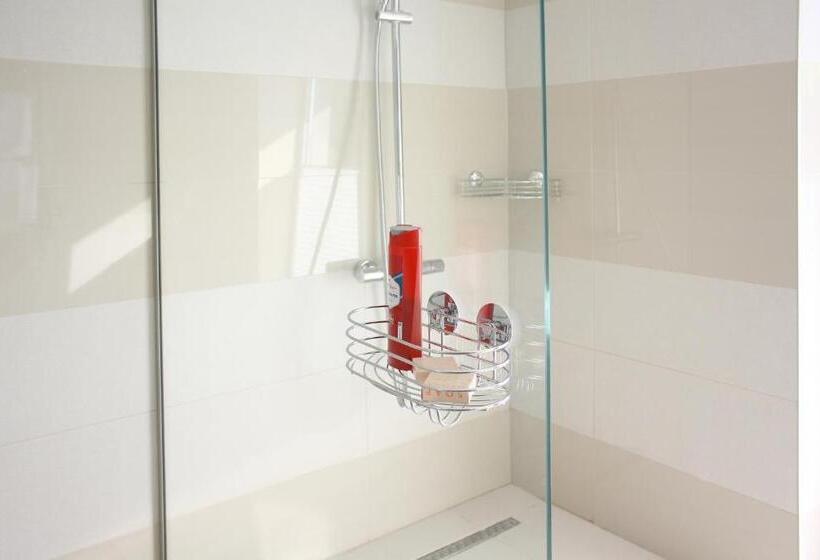 شقة غرفة نوم واحدة مزودة بشُرفة, Nemo