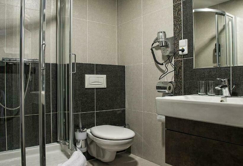 غرفة قياسية, Polo