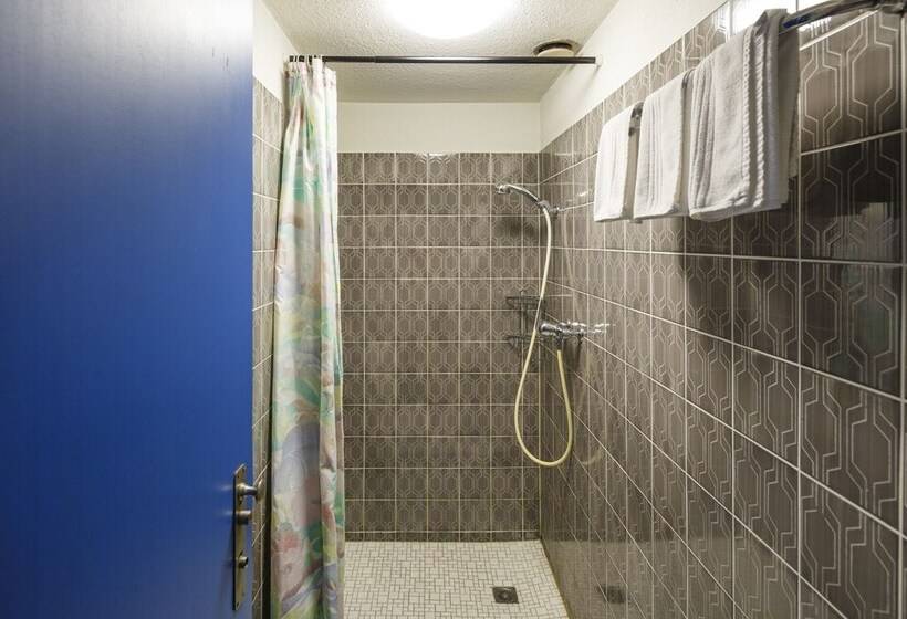 バス共有のスタンダードルーム, Residence Zum Löwen