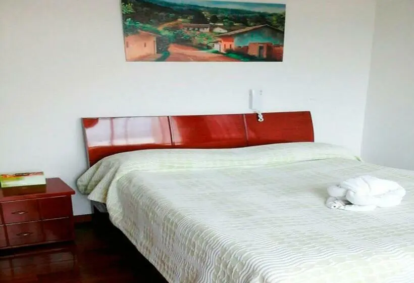 Standard-huone, Santris