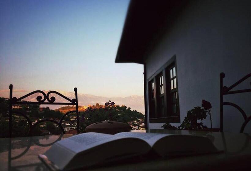 经济房, Vila Aleksander