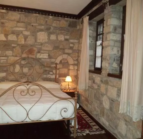 اتاق لوکس, Vila Aleksander