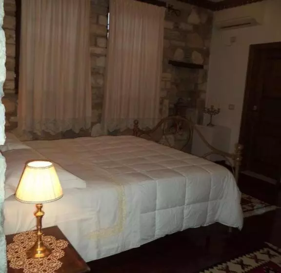 اتاق لوکس, Vila Aleksander