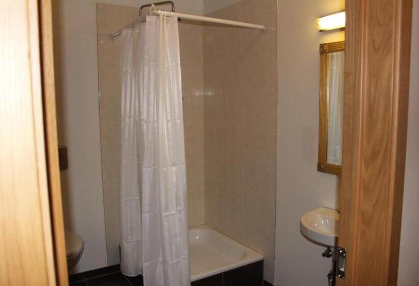 استودیوی استاندارد, Welcome Apartments