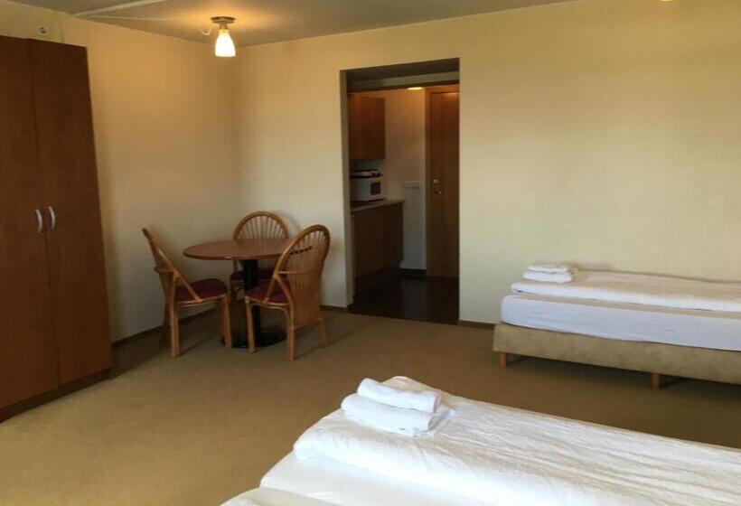 استودیوی استاندارد, Welcome Apartments