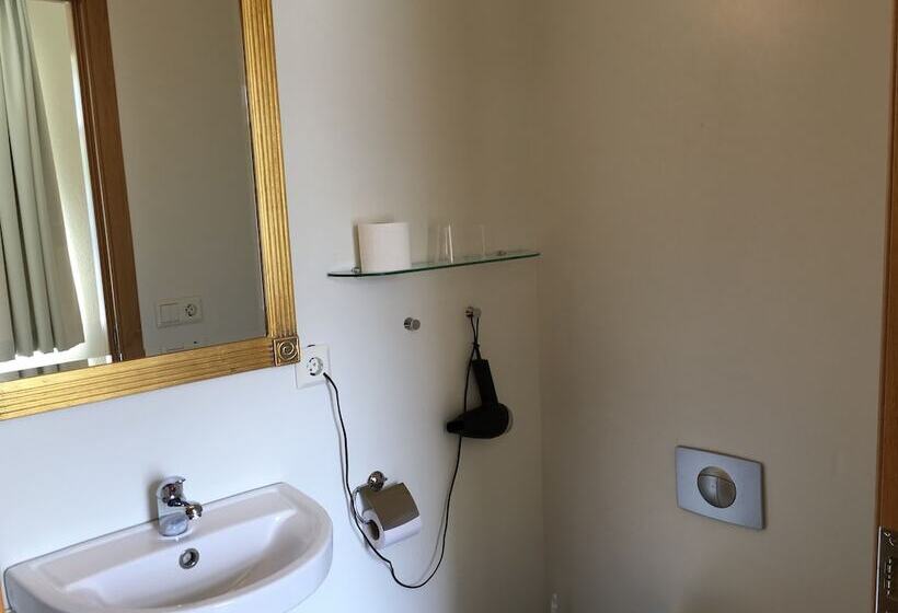 اتاق عادی, Welcome Apartments