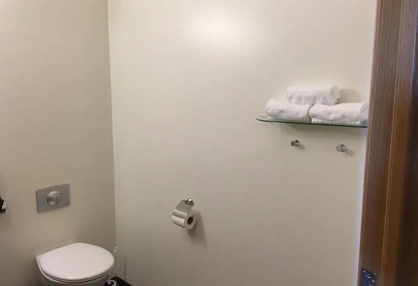 استودیوی استاندارد, Welcome Apartments