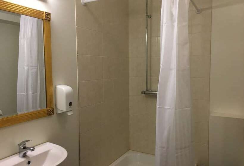 استودیوی استاندارد, Welcome Apartments