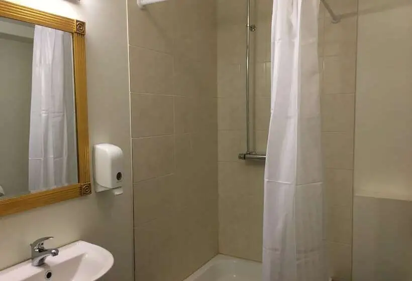 استودیوی استاندارد, Welcome Apartments