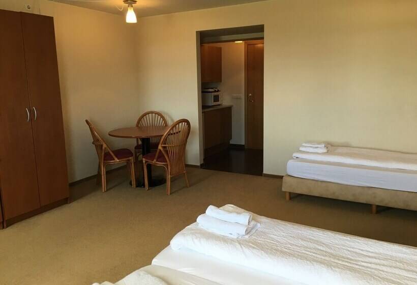 استودیوی استاندارد, Welcome Apartments