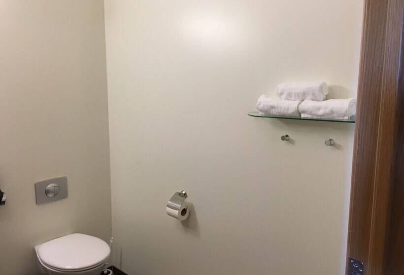 استودیوی استاندارد, Welcome Apartments