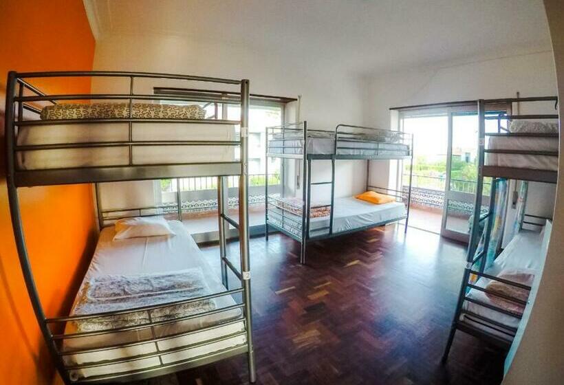 공동 객실, Carcavelos Surf Hostel And Surf Camp