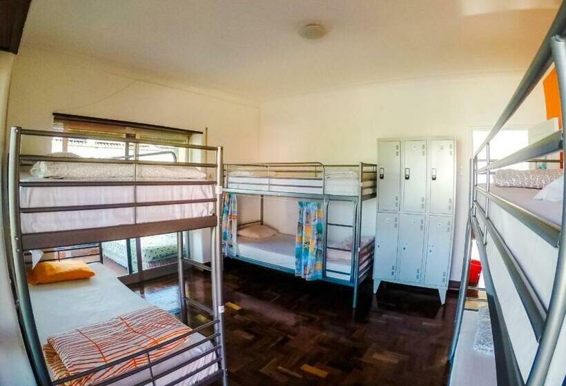 تختخواب در اتاق مشترک, Carcavelos Surf Hostel And Surf Camp