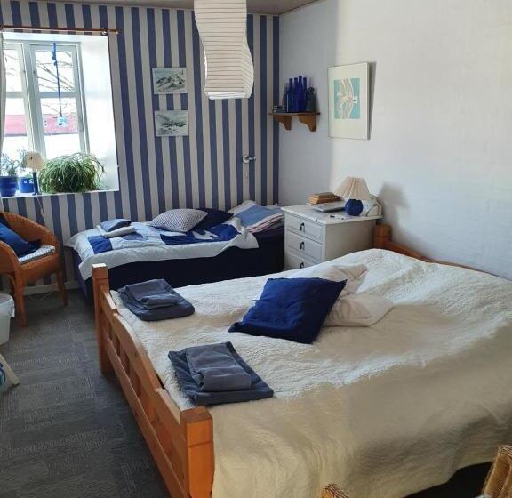 غرفة قياسية ثلاثية حمام مشترك, Holtegaard Bed & Breakfast