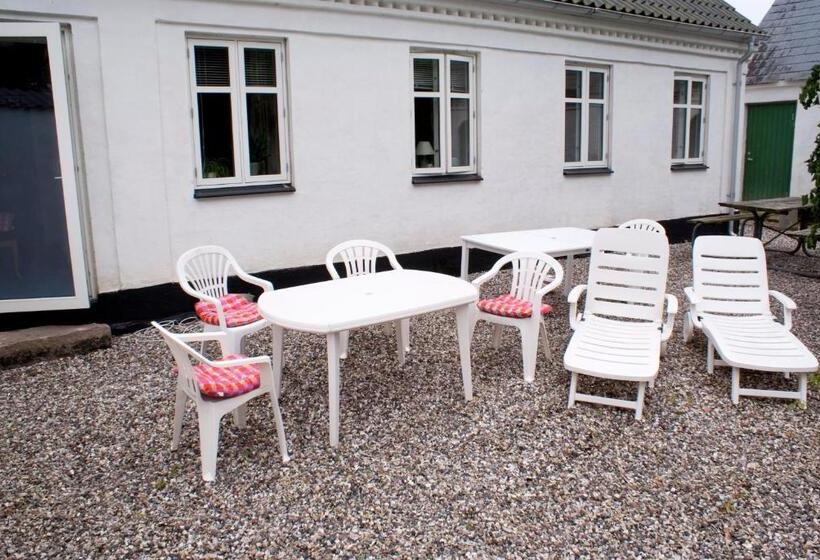 Трехместный Номер Стандарт Совместная Ванная, Holtegaard Bed & Breakfast