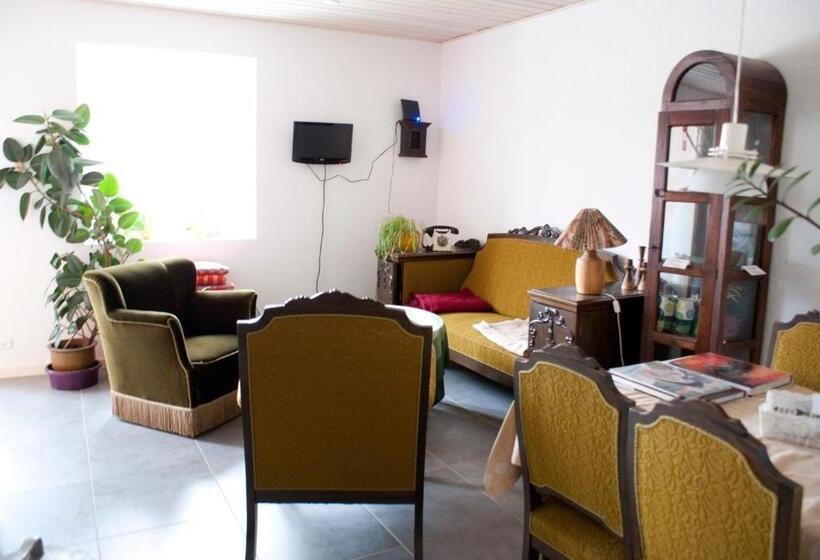 غرفة قياسية ثلاثية حمام مشترك, Holtegaard Bed & Breakfast