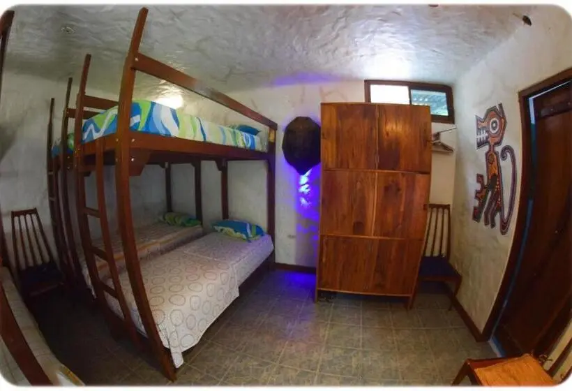 Perhehuone, Hostal Oloncito