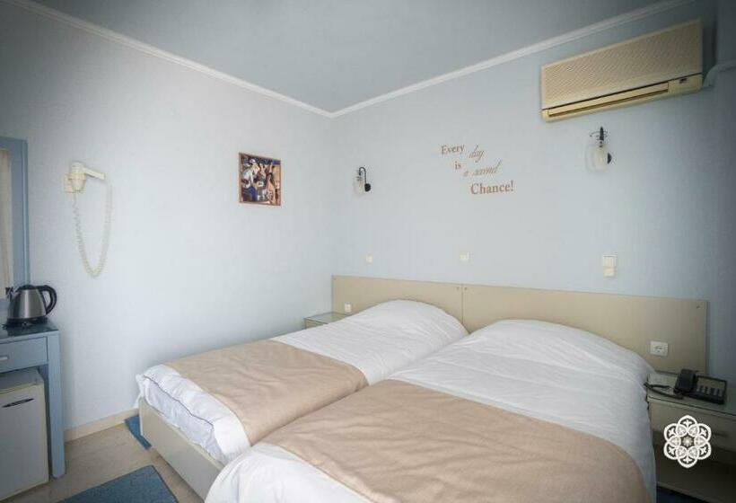 Номер Стандарт Вид на Море, Aktaion