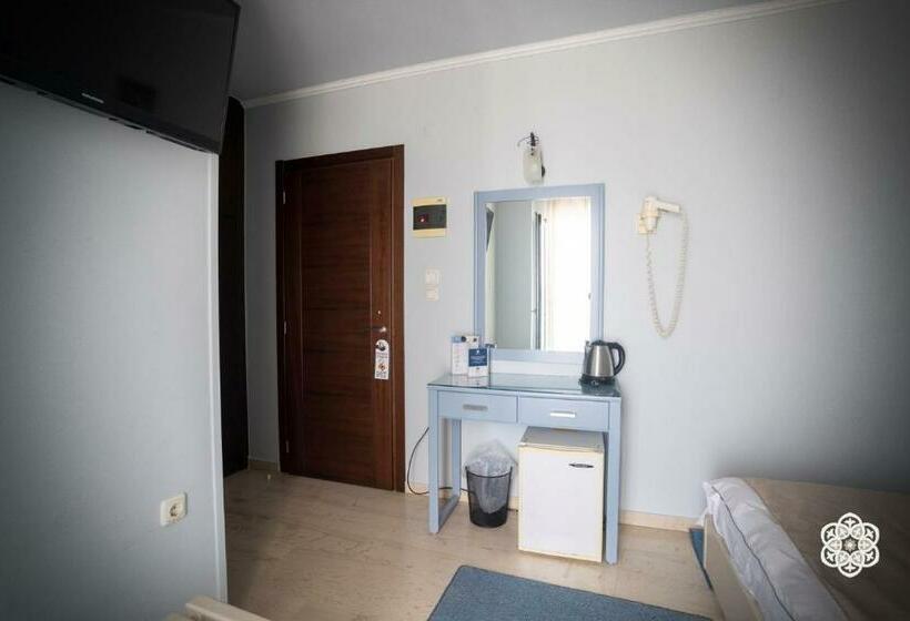 Номер Стандарт Вид на Море, Aktaion