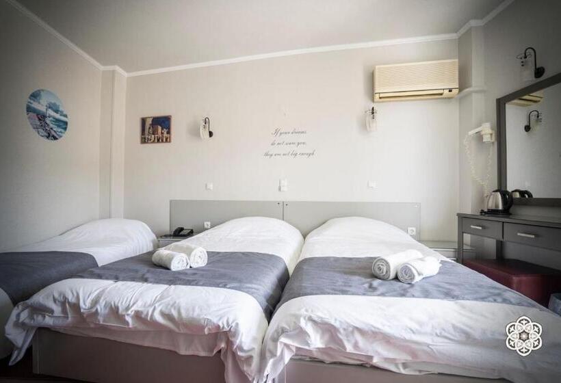 Номер Стандарт Трехместный, Aktaion