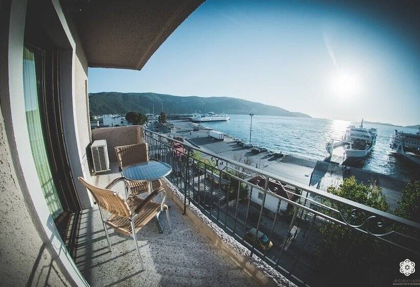 Номер Стандарт Вид на Море, Aktaion