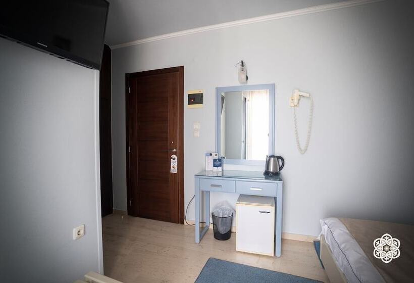 Номер Стандарт Вид на Море, Aktaion