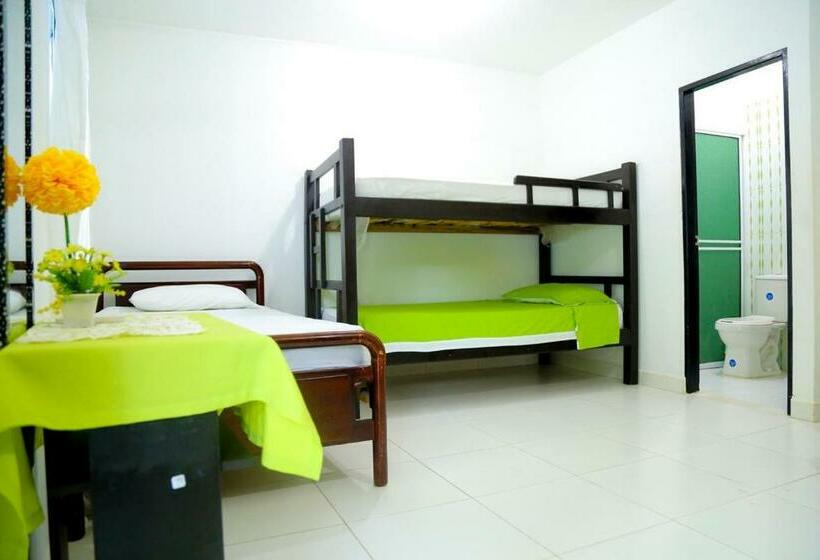 اتاق خانوادگی, Casa Hotel Las Antillas