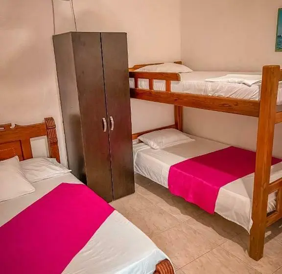 スタンダード4人部屋, Casa Hotel Las Antillas