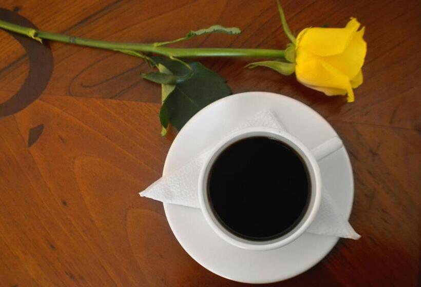 غرفة قياسية ثلاثية, Castell