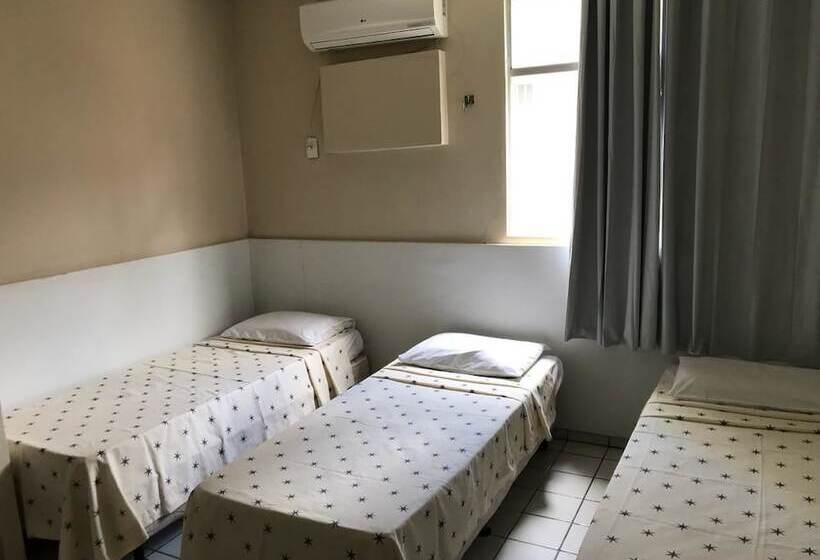 חדר סטנדרט לשלושה, Coqueiral