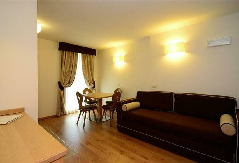 2 Bedroom Suite with Balcony, Crozzon