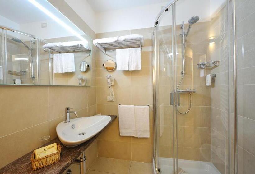 수피리어 트리플 룸, Crozzon