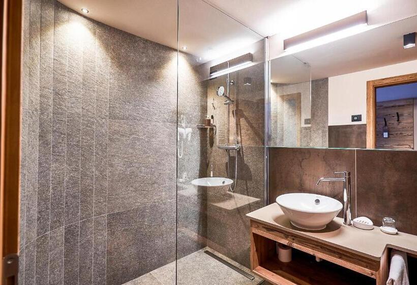 스탠다드 트리플 룸, Crozzon