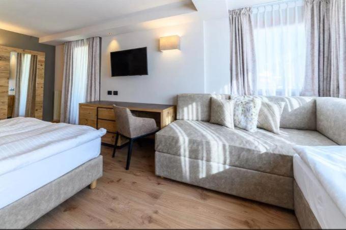 스탠다드 트리플 룸, Crozzon