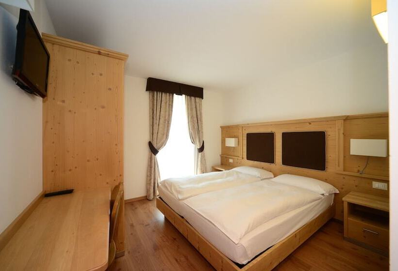 2 Bedroom Suite with Balcony, Crozzon
