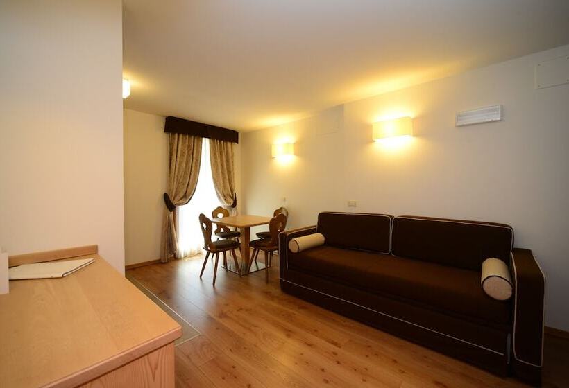 2 Bedroom Suite with Balcony, Crozzon
