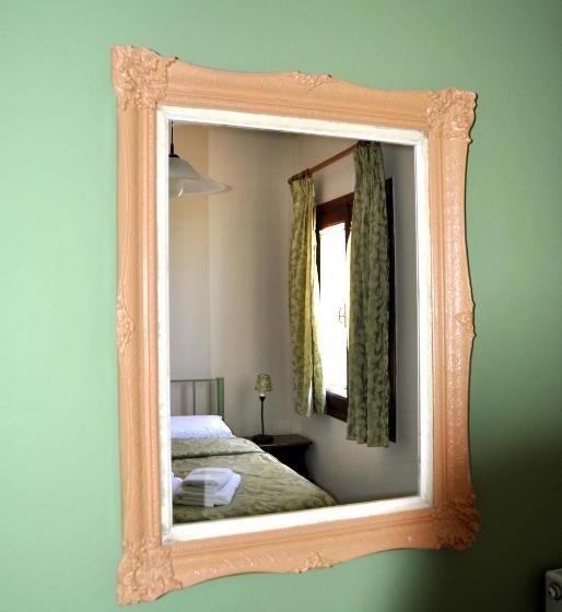 استودیو خانوادگی, Filoxenia Studios