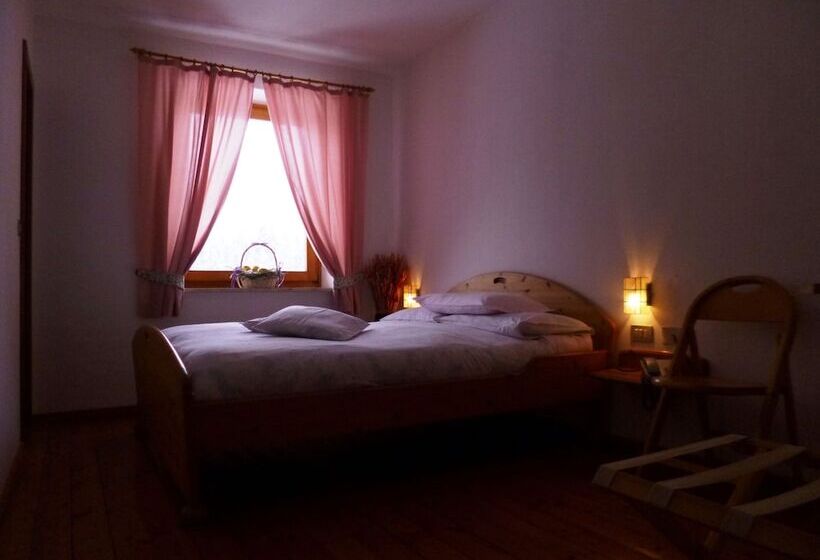 マウンテンビューデラックスルーム, Garni Biancaneve Ruffrè Mendola