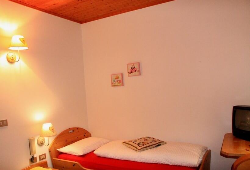 ファミリールーム, Garni Biancaneve Ruffrè Mendola