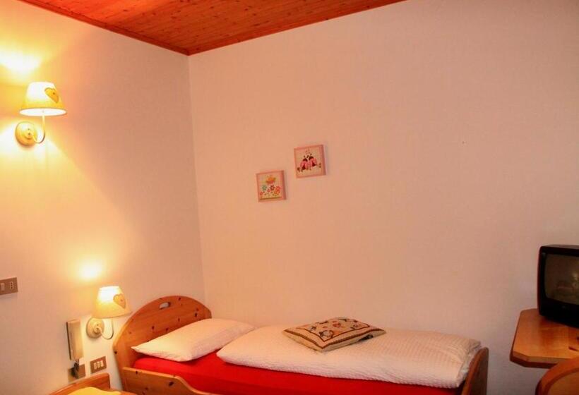 スタンダードシングルルーム, Garni Biancaneve Ruffrè Mendola